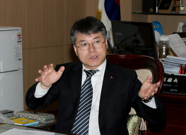 ▲ 어린이 안전전문 강사 양성계획 밝히는 홍인성 중구청장.