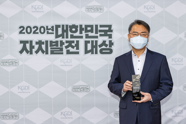 ▲ 기초자치부문에서 대상을 수상한 김선갑 광진구청장.