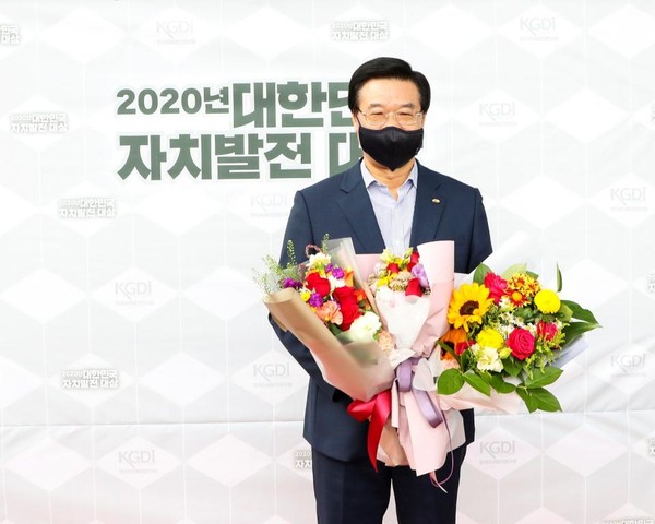 ▲ 기초단체장 부문에서 수상을 한 성장현 용산구청장.