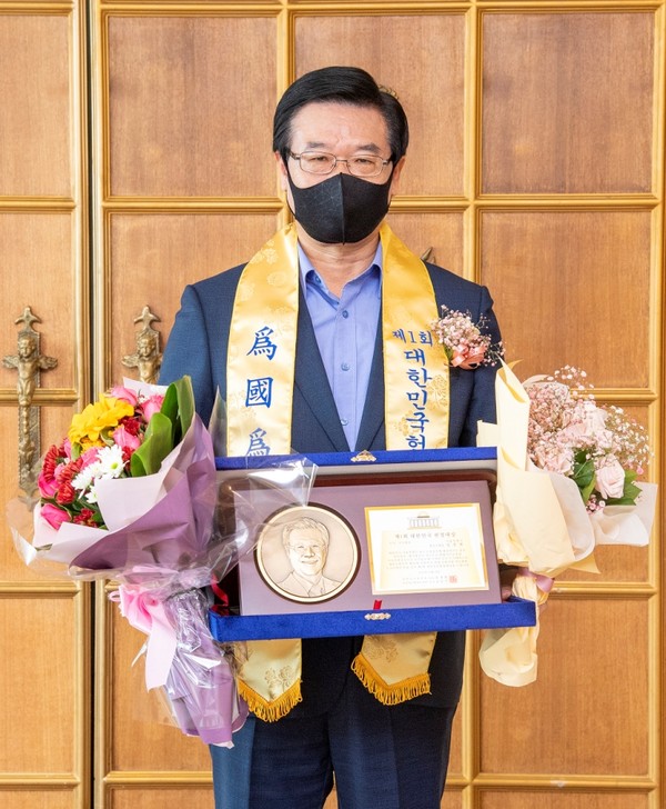 ▲ 헌정대상을 수상한 성장현 용산구청장.