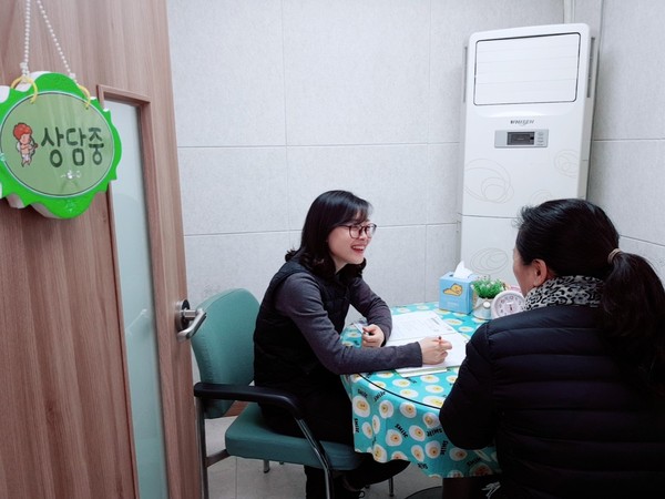 ▲ 청소년 상담 진행 모습.