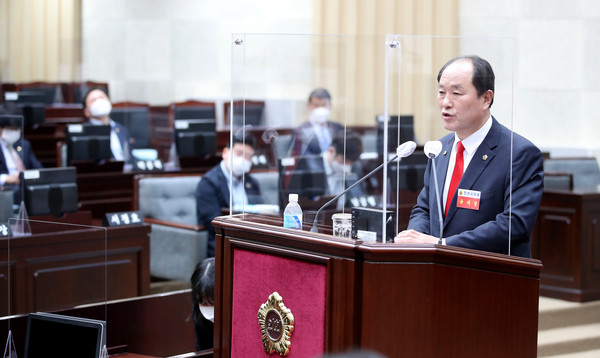 ▲ 인천시의회 윤재상 의원 질의 모습.