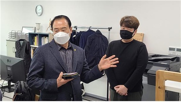 ▲ 서울창업허브 성수에 방문한 김달호 의원.