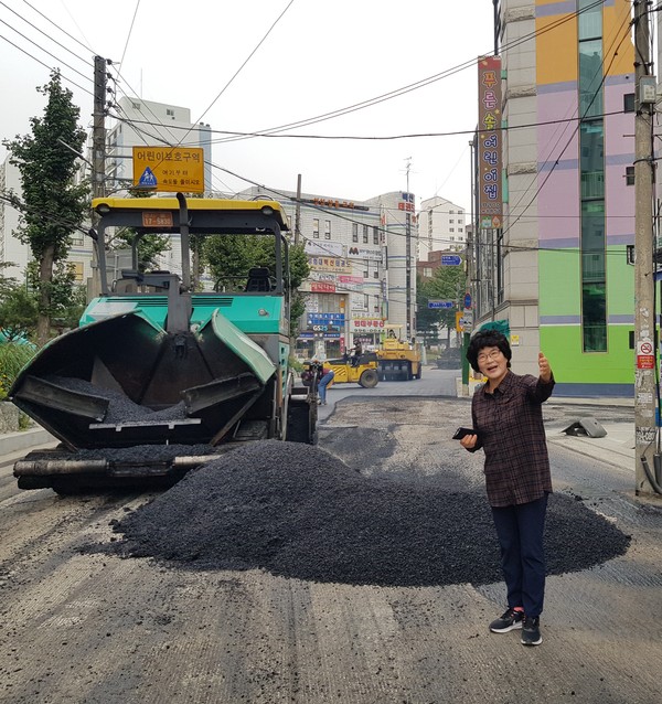 ▲ 정비공사 현장 확인에 나선 유인애 의원.