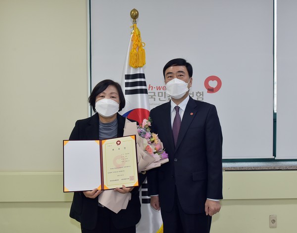 ▲ 건강보험공단 ‘일일 명예지사장’으로 위촉된 홍순옥 의장.