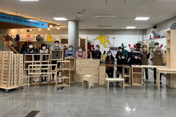 자립청소년 목공기부활동