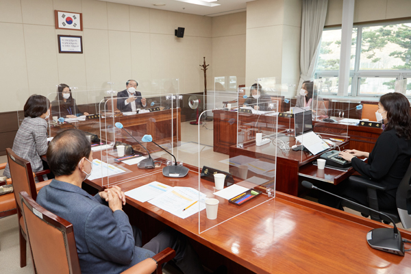 ▲ 의회운영위원회 회의.
