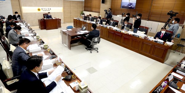 ▲ 행정사무감사 진행 모습.