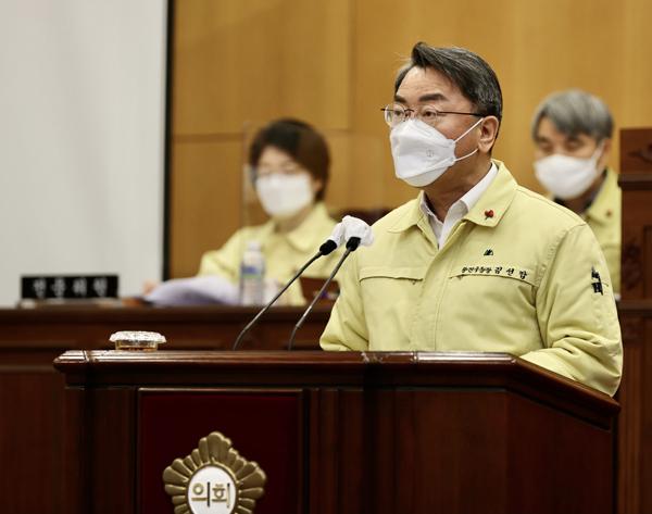 ▲ 시정연설하고 있는 김선갑 구청장.