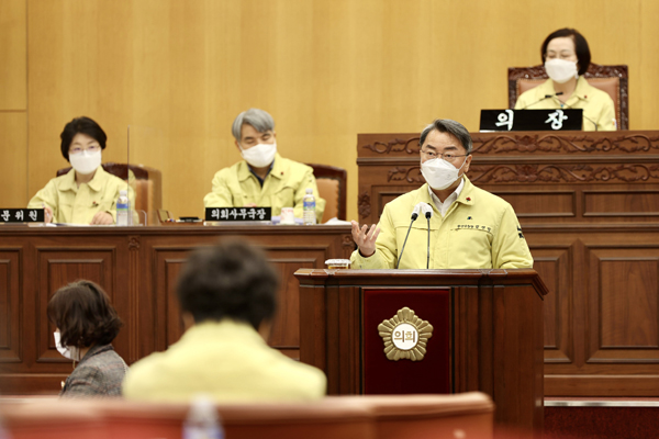 ▲ 시정연설하고 있는 김선갑 구청장.