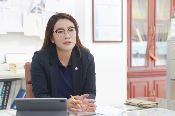예산결산특별위원회 위원장 동희영 의원