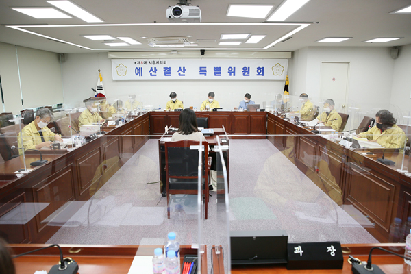 ▲ 시흥시의회 예산결산특별위, 내년도 예산안 심사.