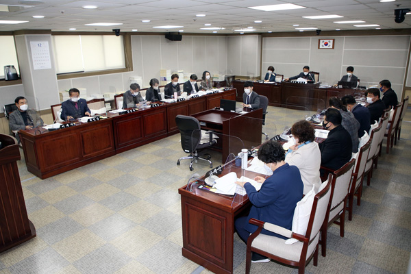 ▲ 수원시의회 예결특위 2021년도 예산안 심사 돌입.