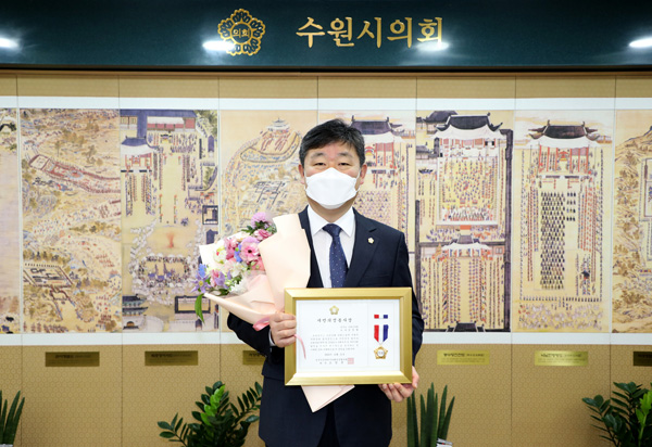 ▲ 수원시의회 김정렬 위원장.