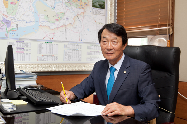 ▲ 평택시의회 홍선의 의장.