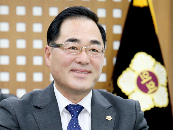 ▲ 성남시의회 윤창근 의장.