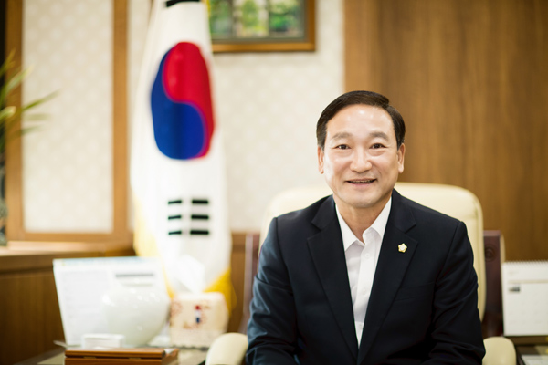 ▲ 화성시의회 원유민 의장.