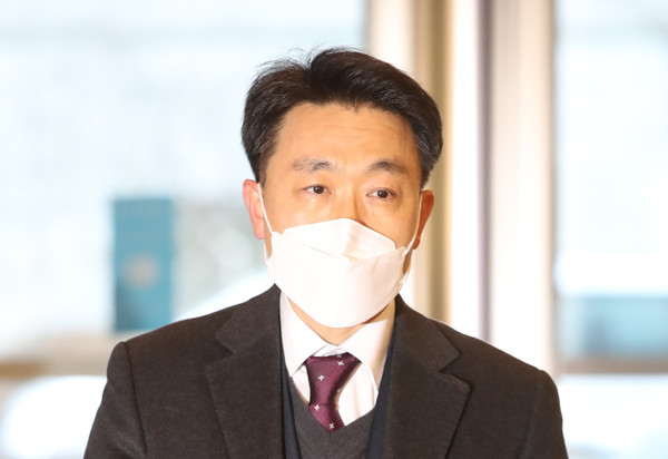 ▲ 출근하는 김진욱 공수처장 후보자. /뉴시스