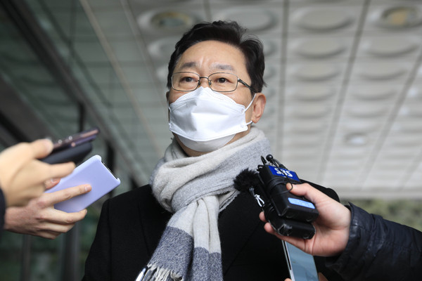 ▲ 취재진 질문에 답변하는 박범계 장관 후보자. /뉴시스