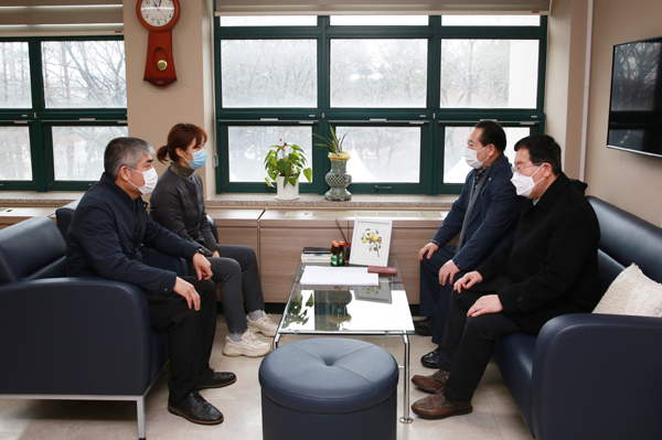 ▲ 군포시의회 장경민‧홍경호 의원, 보건소 격려 방문.