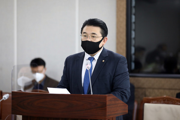 ▲ 수원시의회 이철승 의원 대표 발의 모습.