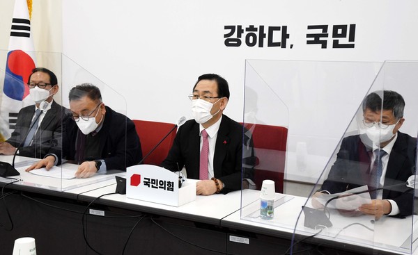 ▲ 판사 탄핵 관련 전문가 간담회 발언하는 주호영 원내대표. /뉴시스