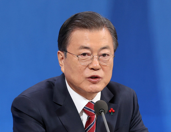▲ 신년 기자회견 가지는 문재인 대통령. /뉴시스
