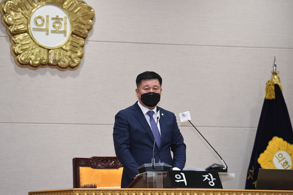▲ 정덕영 양주시의회 의장이 제326회 임시회 제1차 본회의를 진행하고 있다.