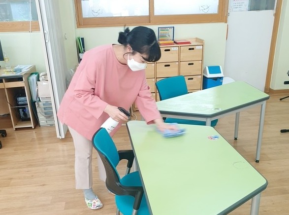▲ 장애아동이용시설 소독청소 사진.