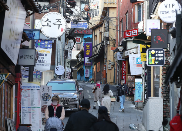 ▲ 한산한 용산구 이태원 세계음식거리. /뉴시스