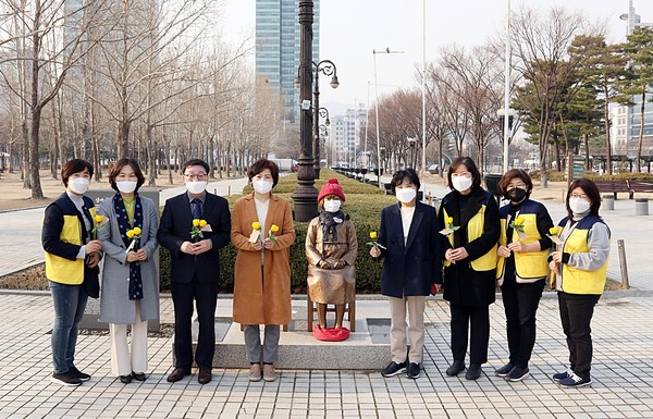 ▲ 안양시의회 램지어 규탄 성명 발표.
