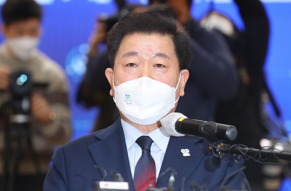 ▲ 공직자 토지 매입 자체조사 중간 발표하는 박승원 광명시장. /뉴시스
