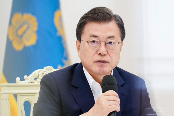 ▲ 더불어민주당 원내대표단 초청 간담회 참석해 발언하는 문재인 대통령. /뉴시스