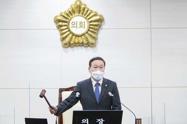 ▲ 화성시의회 원유민 의장.