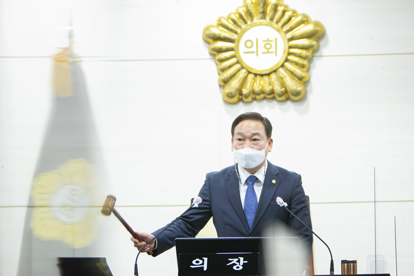 ▲ 화성시의회 원유민 의장.