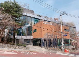 ▲ 정보화도서관 전경.