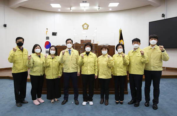 ▲ ‘미래 5대 비전’을 발표하고 창의적이고 혁신적인 의정활동을 선보일 것을 약속하는 의원들.