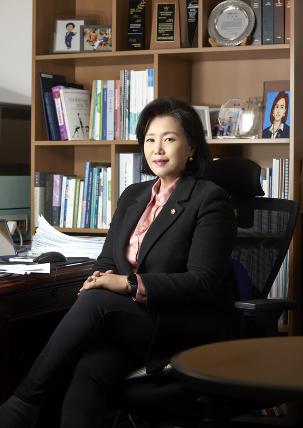 ▲ 정윤경 교육기획위원장.