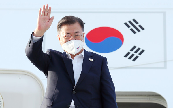 ▲ 방미일정 마친 문재인 대통령. /뉴시스