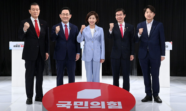 ▲ 왼쪽부터 홍문표, 주호영, 나경원, 조경태, 이준석 국민의힘 당 대표 후보. /뉴시스