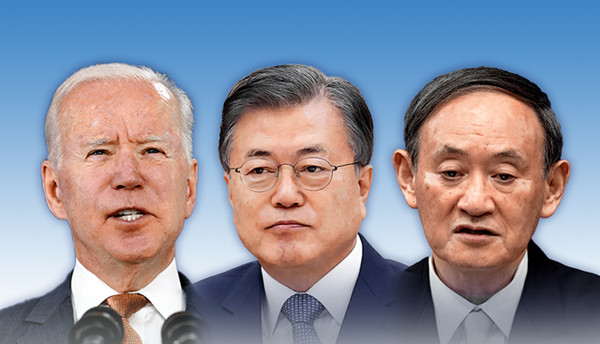 ▲ 조 바이든 미국 대통령과 문재인 대통령, 스가 요시히데(菅義偉) 일본 총리의 모습. /뉴시스