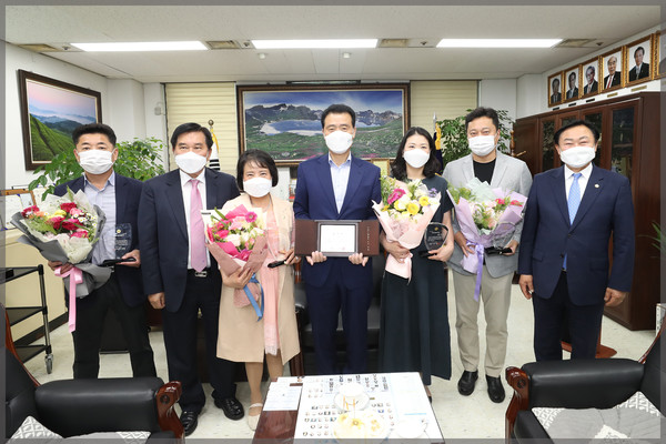 ▲ 서울시 의장협의회 감사패 및 표창장 수여식.