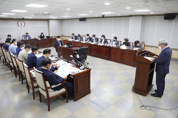 ▲ 수원시의회 예산결산특별위원회 결산 및 제2회 추경예산안 등 심사.