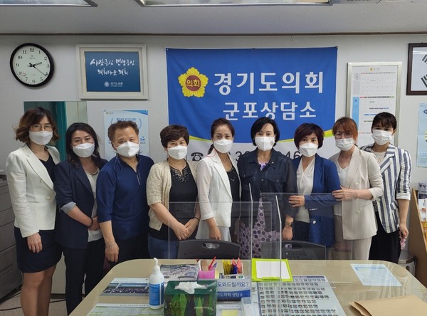 ▲ 정윤경 의원-(사)대한미용사회 경기도지회 군포시지부 임원진 정담회.