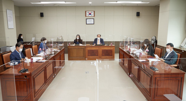 ▲ 용인시의회 의회운영위원회.