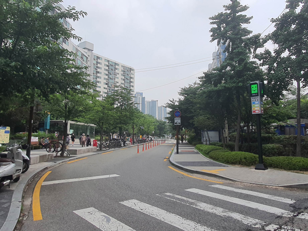▲ 미세먼지 신호등 설치된 길음 어울림마당.
