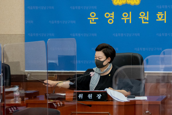▲ 회의를 진행 중인 운영위원회 김현정 부위원장.