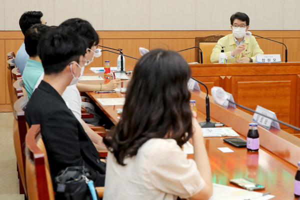 ▲ 지난 청년사회활동 프로젝트 사업 공유회 참석한 정원오 성동구청장.