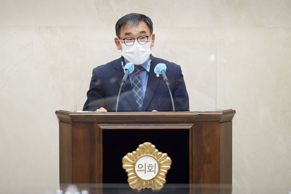 ▲ 5분 자유발언하는 윤원균 의원.