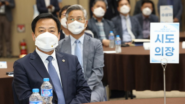 ▲ 지난 7월1일 대한민국 시도의회의장협의회 '지방의회 30주년' 기념식에 참석한 장현국 의장.